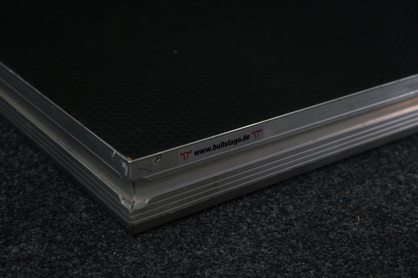 Swift Eventverleih Bullstage 1x2m Bühnenmodul